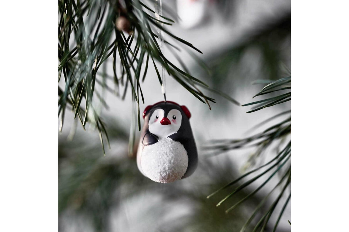 Karácsonyfadísz - CALDO pingvin függő 6cm fülvédővel - Leonardo