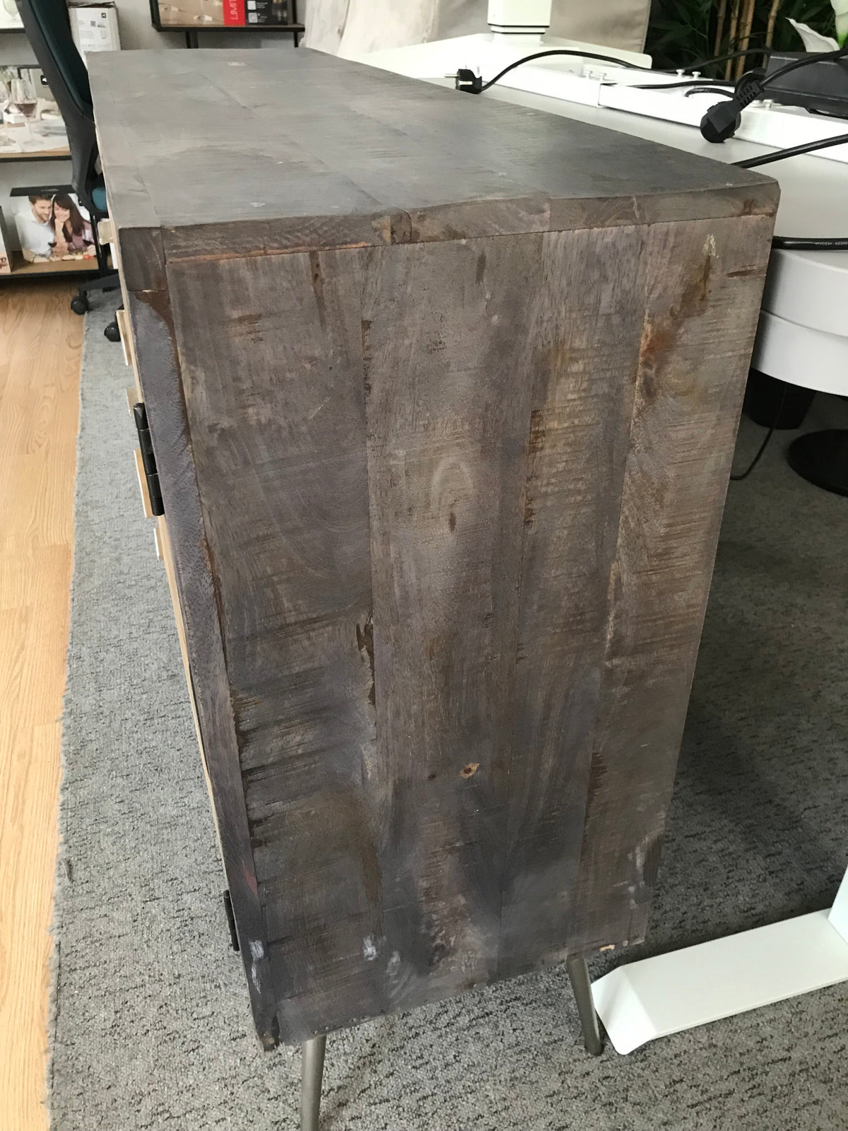 NORWOOD tálalószekrény 2 ajtóval és 3 fiókkal - SZÉPSÉGHIBÁS