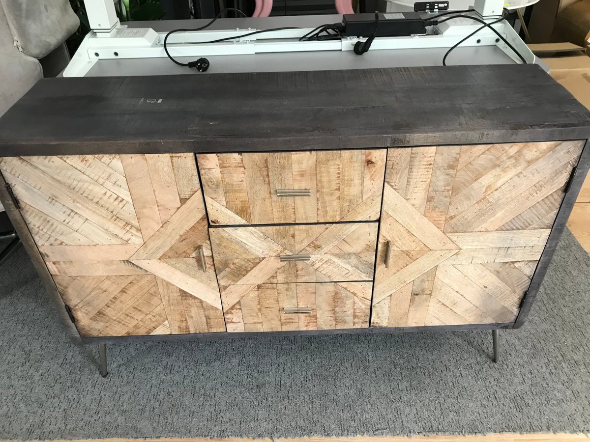 NORWOOD tálalószekrény 2 ajtóval és 3 fiókkal - SZÉPSÉGHIBÁS