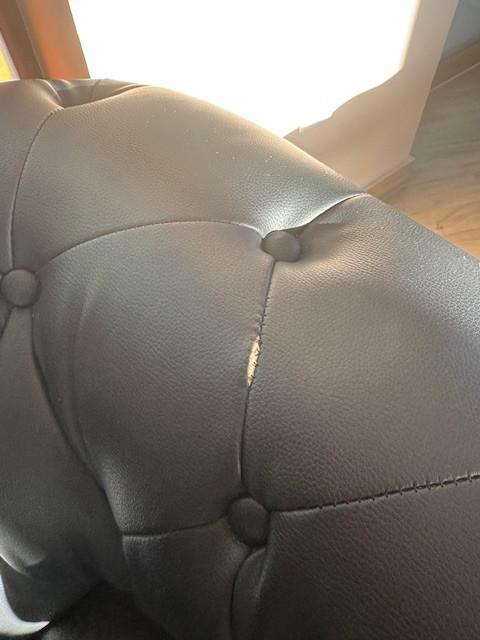 CHESTERFIELD fekete műbőr fotel - SZÉPSÉGHIBÁS